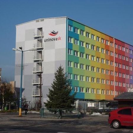 Uninova Hostel Bratislava Esterno foto