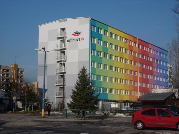 Uninova Hostel Bratislava Esterno foto