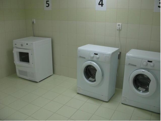 Uninova Hostel Bratislava Esterno foto